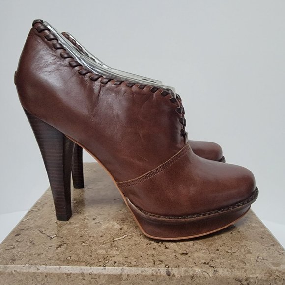 New in box - UGG Jamison Size 7.5 Chocolate - Picture 2 of 6